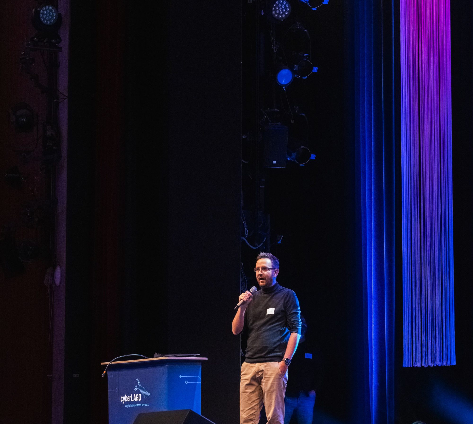 Michael Gajda auf der Bühne der AIXCHANGE Conference